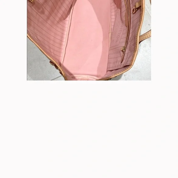 Rare Louis Vuitton women’s purse not made/sold  anymore authentic - Picture 3 of 12